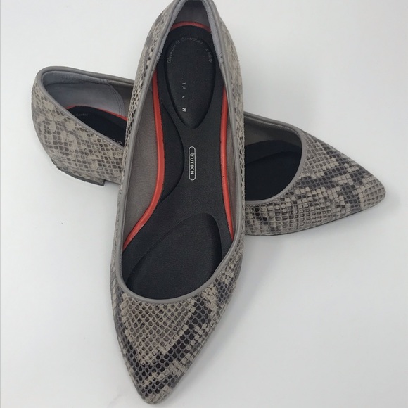 Rockport Shoes - Rockport • Snakeskin TruTECH Flats • Sz 7